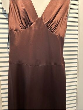 Bridesmaid Dresses x2 sizes. Vera Wang Satin V-Neck. Price per dress. size 2 & 4